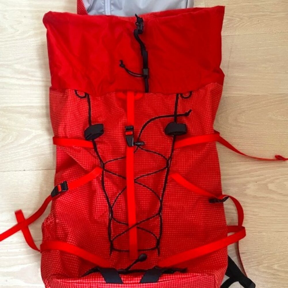 New! Never Used! Arc'teryx Alpha AR 55 Alpine / Climbing Backpack in Orange